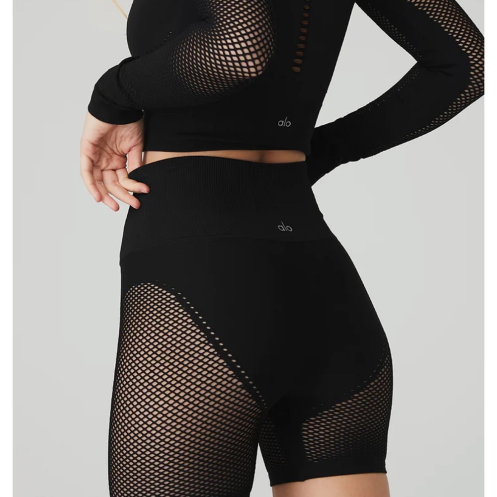 Alo Seamless High-Waist Limitless Open Air Short - Size Small (Black) NWT